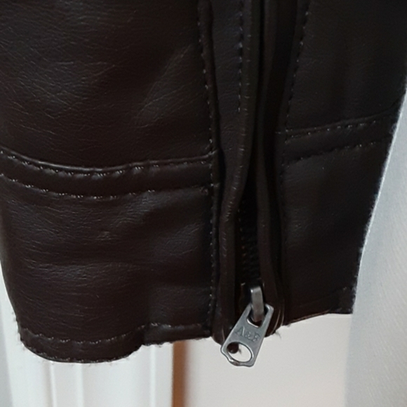 A&F Faux Leather Bomber Jacket. Brown. Small - Picture 6 of 8